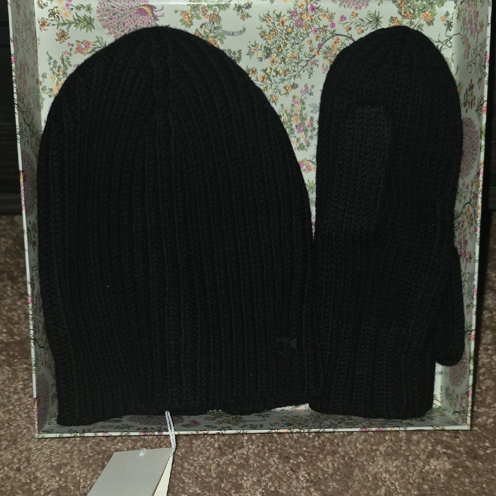 Tory Burch Black Knit Hat and Mittens Set